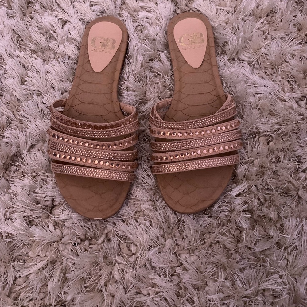 Peach Blush Nude colored Gianni Bini sandals